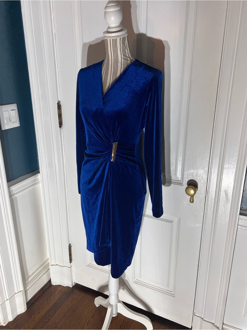 Blue Velvet Long-Sleeve Twist Front Dress size 4 Calvin Klein velvet DR2